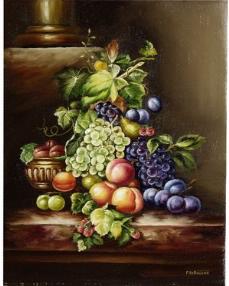 Фрукты - сливы, персики, виноград